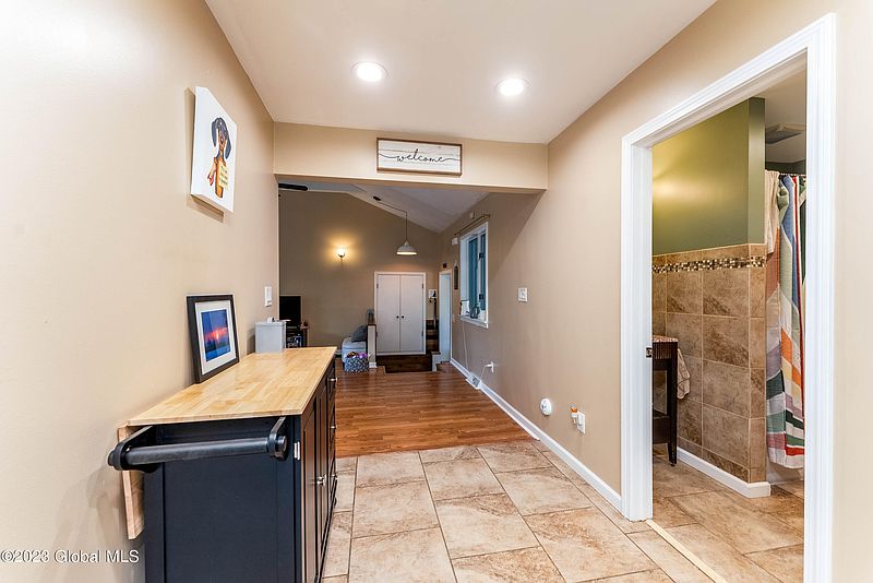 3rd image of 2 Geraldine Place