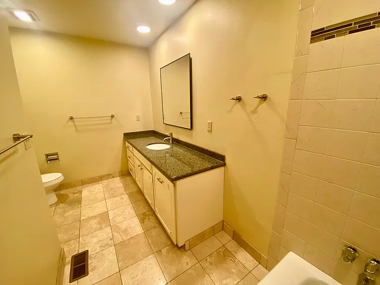 1427 SW 66th Ave — Photo 27