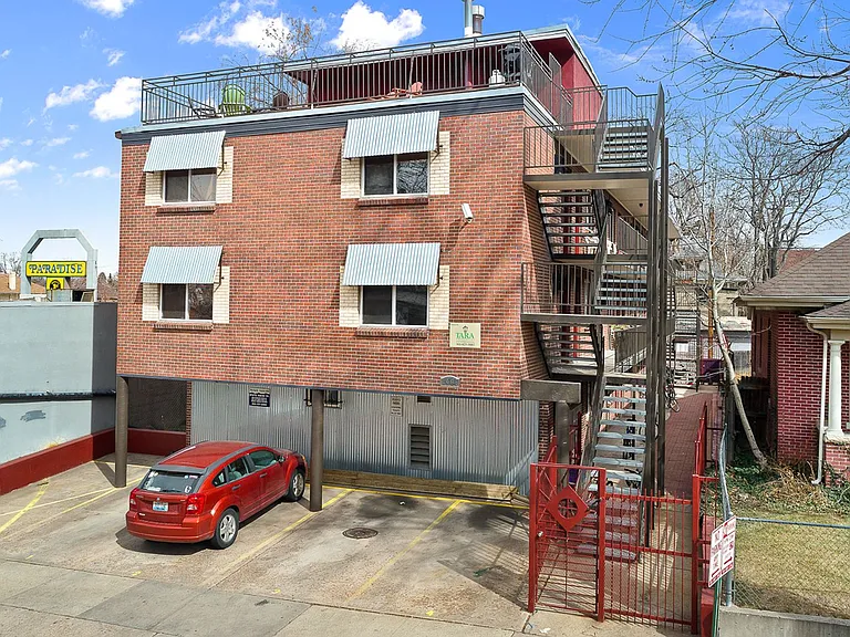 Adamson Apartments — Photo 27