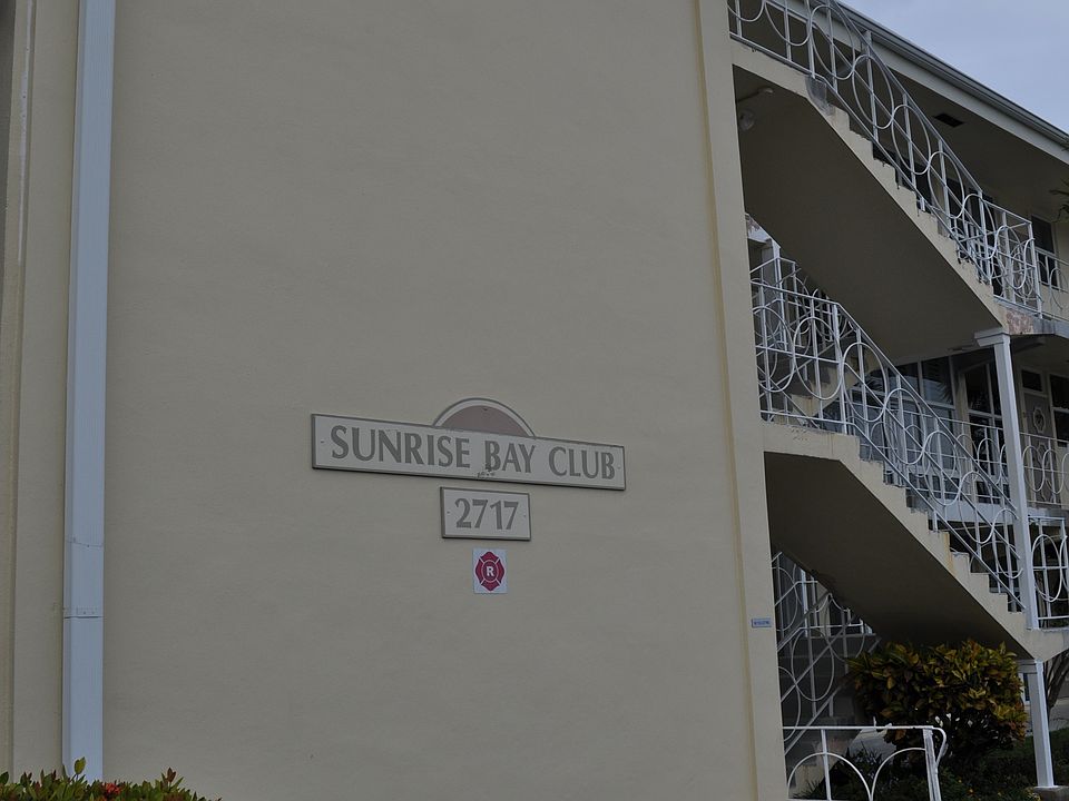 1st image of 2727 Yacht Club Blvd