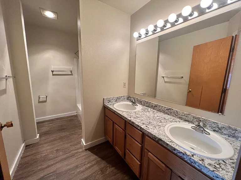 1304 N Brooklane St — Photo 30