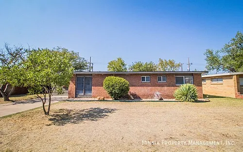 2710 68th St Photo 1