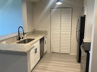 1200 Scotia Dr APT 106, Hypoluxo, FL 33462
