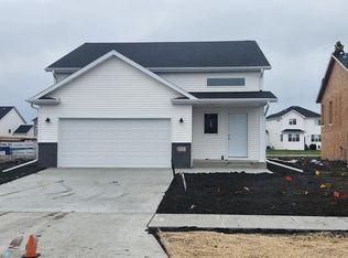 2521 Fulton Loop S, Fargo, ND 58104