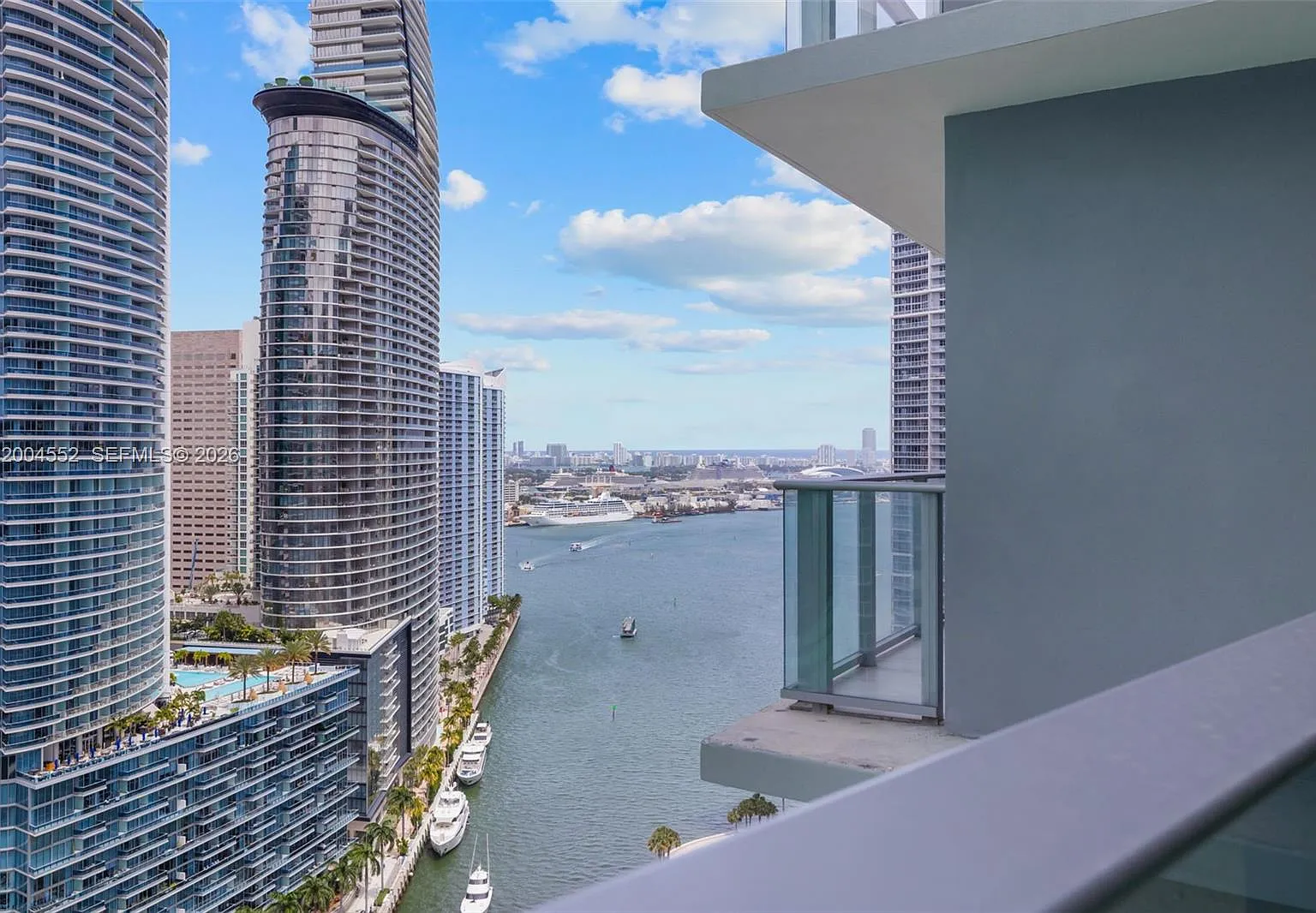 Viceroy Residences — Photo 1