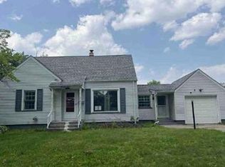 1415 Sunset Dr NE, Warren, OH 44483