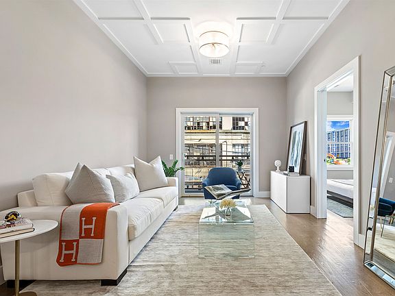 5th image of 313 Pine St APT 310