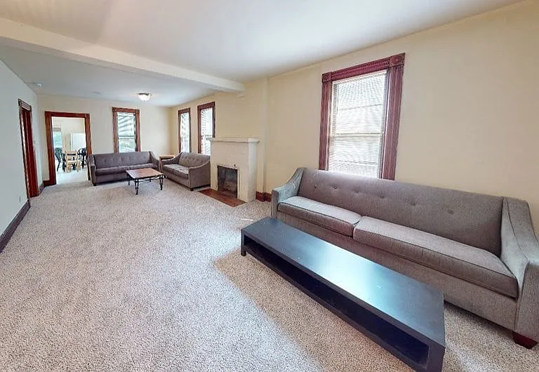 319 Catherine St — Photo 3
