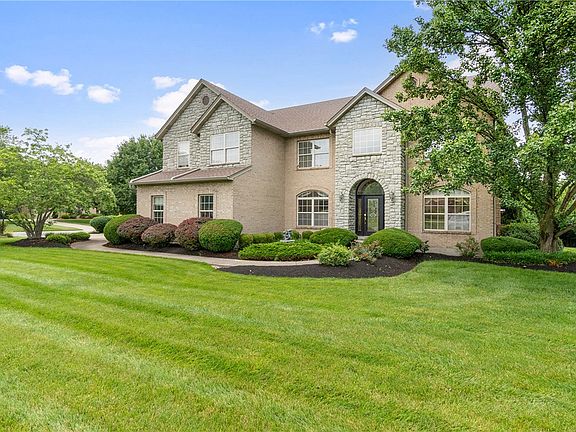3rd image of 6694 Eagle Creek Dr