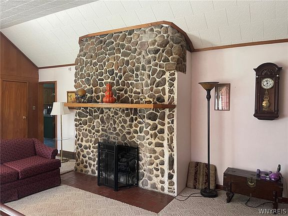 5th image of 4786 William St