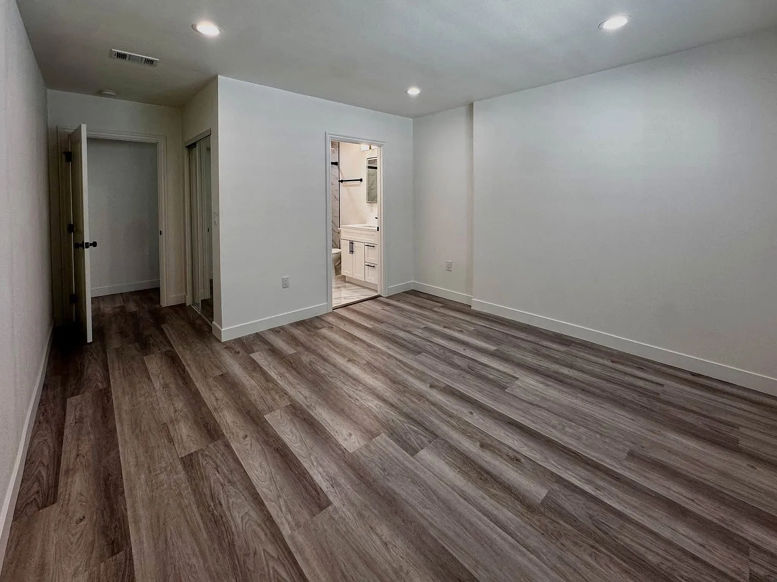 3 bed, 1200 sqft, $3,650 — Photo 4