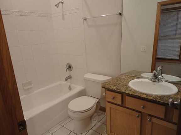 4th image of 1319 W Belmont Ave #1N