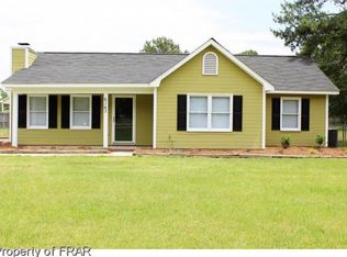 6147 Parkton Rd, Hope Mills, NC 28348