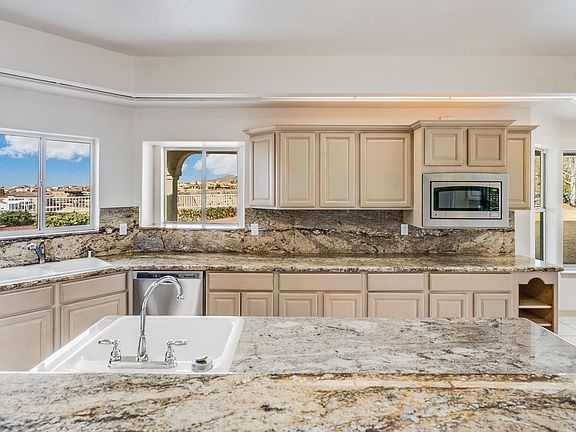 2nd image of 1131 Calle Parque Dr