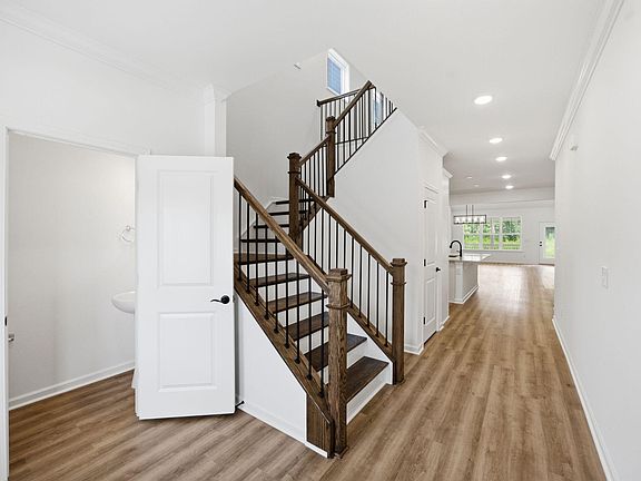 4th image of 368 Catheys Creek Cir