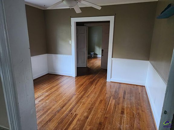 5th image of 705 Charlse Dr
