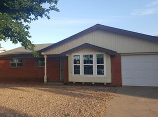 2605 W 20th St, Plainview, TX 79072