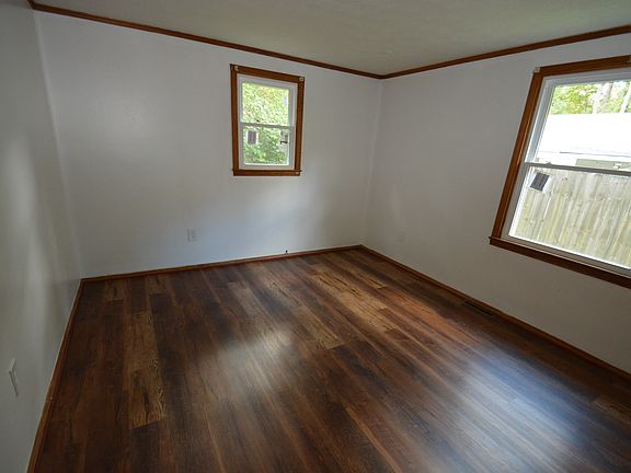 5th image of 2966 Carolyn Dr