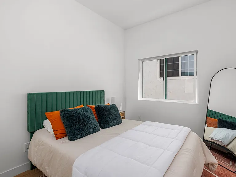 2110 Drescher St — Photo 13