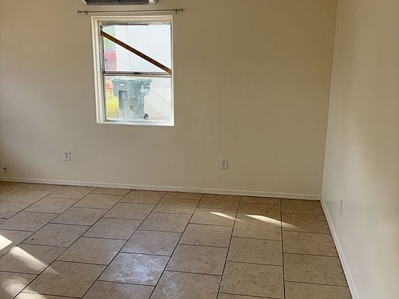 5th image of 204 W Kelso St #204-4