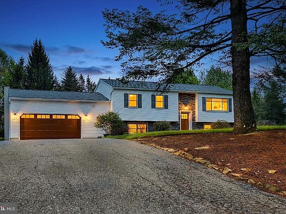 5th image of 18 Deer Path Rd