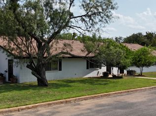 1405 N Crockett St, Fredericksburg, TX 78624
