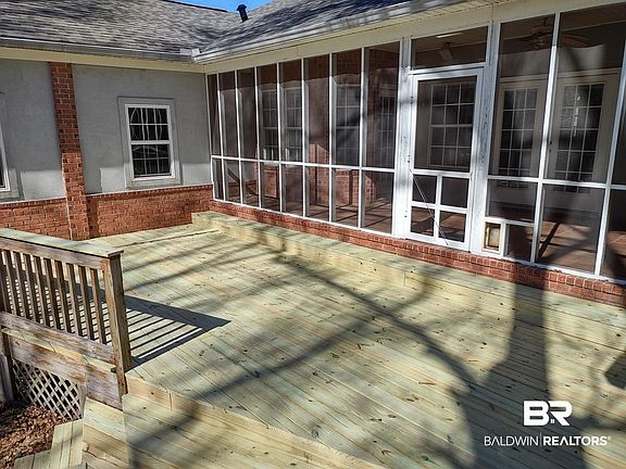 3rd image of 7693 Pembroke Cir