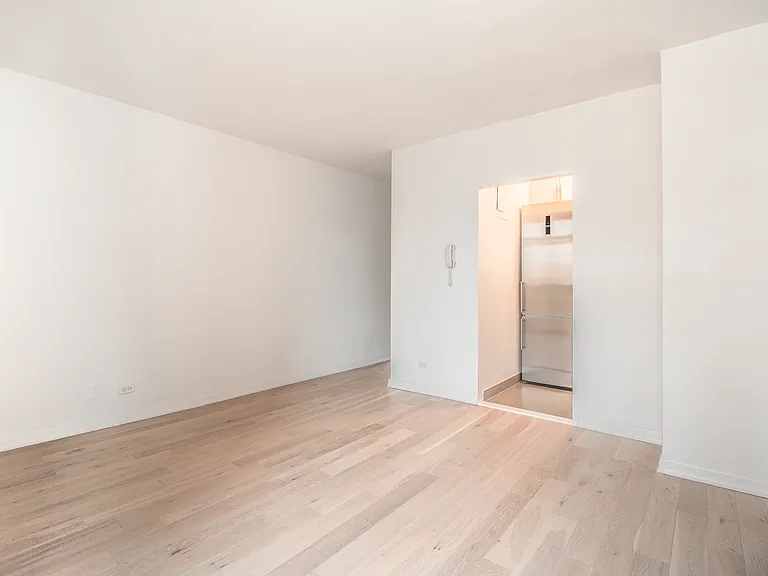 4 Park Ave #22B — Photo 5