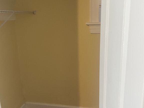 2nd image of 6010-6012 Etzel Ave Floor 1