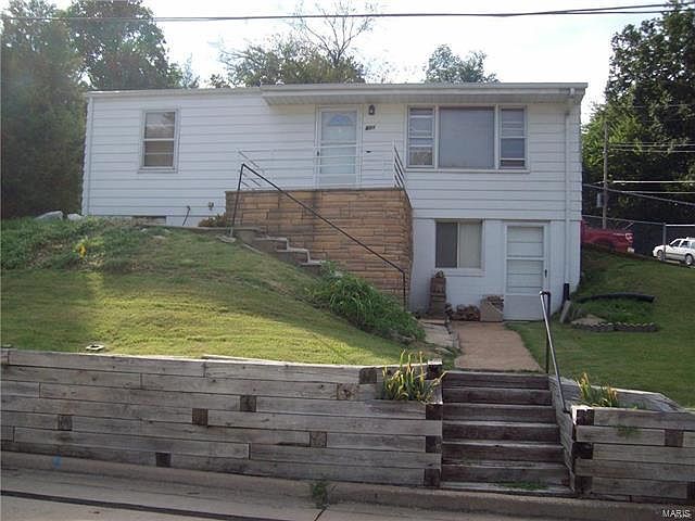1st image of 801 Arline Dr