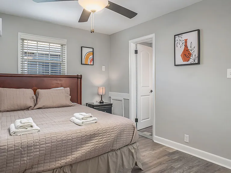 1075 W Ocean View Ave — Photo 25