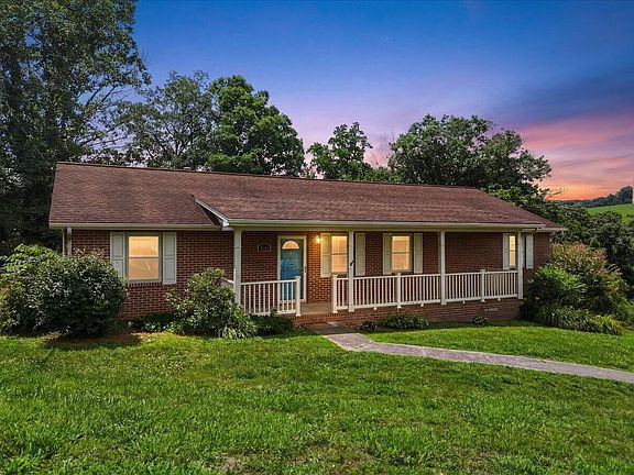 3rd image of 6292 Golden Dr