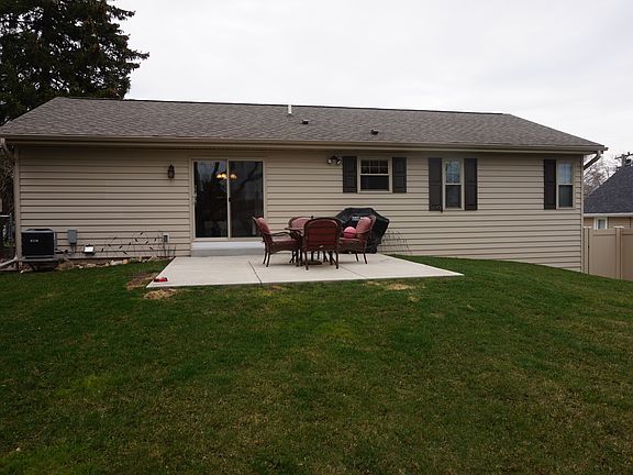 2nd image of 448 N Hine Ave