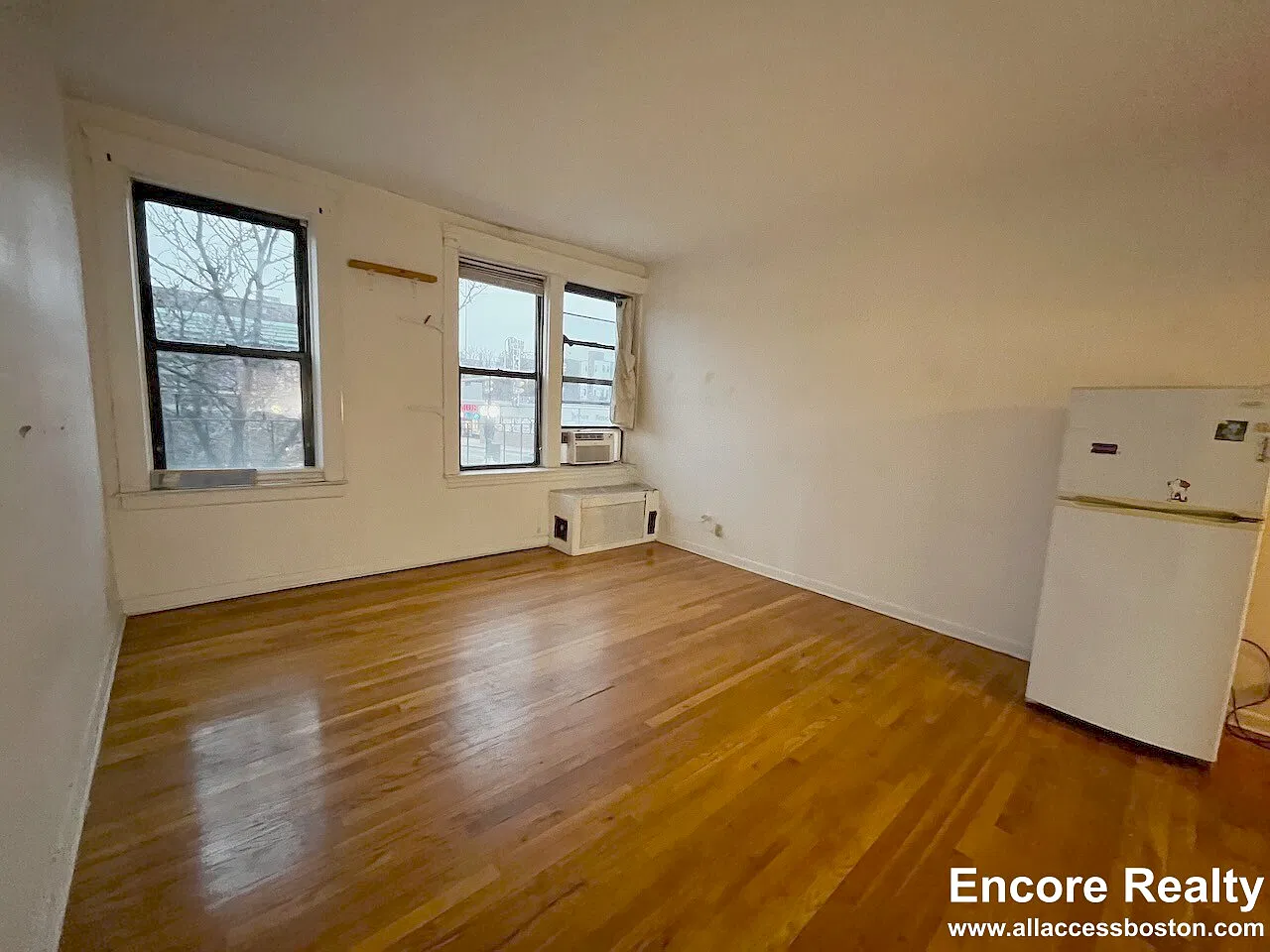 Studio, 350 sqft, $1,750 — Photo 2