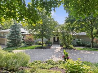 108 Oak Ridge Dr W, Burr Ridge, IL 60527