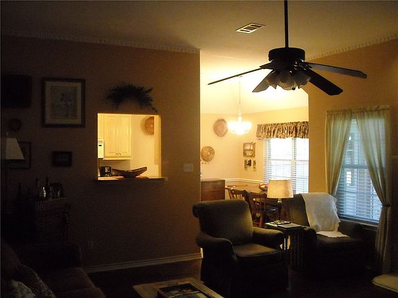 5th image of 106 Deer Creek Dr