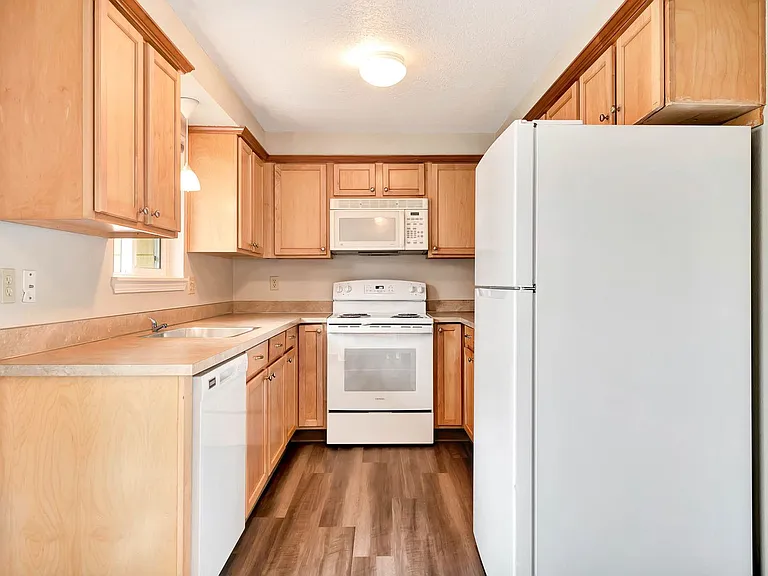 Savage / Ellis Duplex — Photo 19