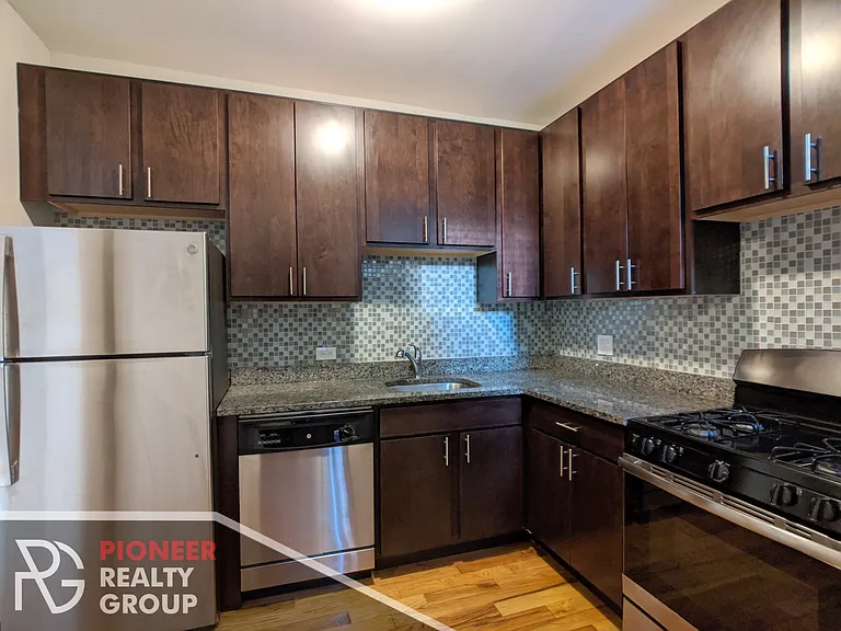 3721 N Pine Grove Ave #3720-E1 — Photo 16