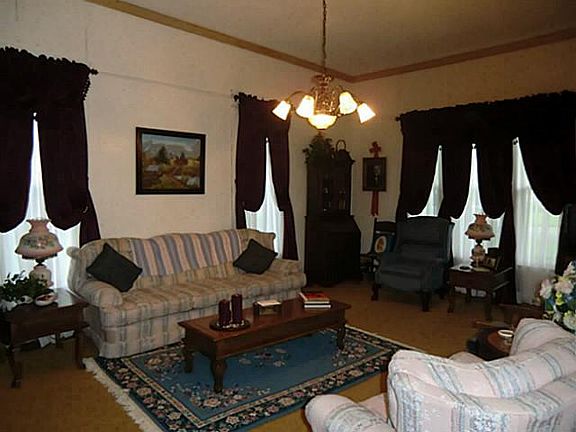 5th image of 301 W University Ave