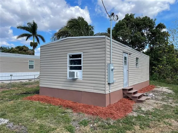 185 Apple Avenue, Pahokee, FL 33476