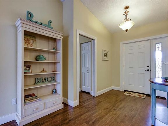 4th image of 1106 Pelican Pl