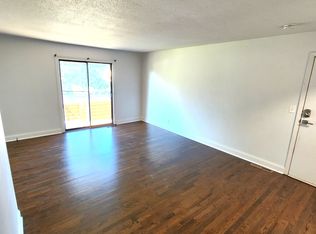 6610 W 93rd Ter, Overland Park, KS 66212