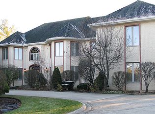 5 Tiffany Cir, South Barrington, IL 60010