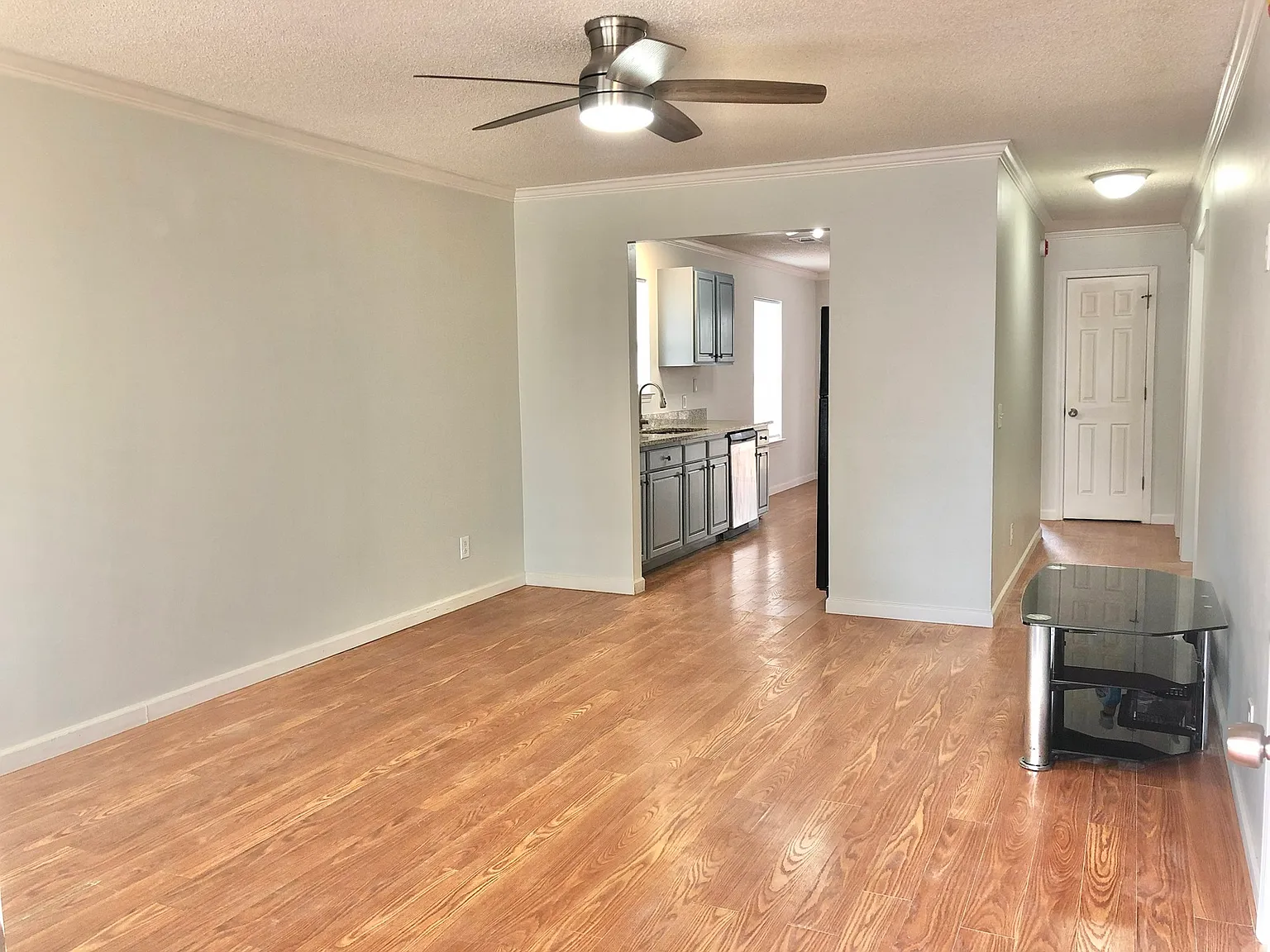 3 bed, 1260 sqft, $1,940 — Photo 1