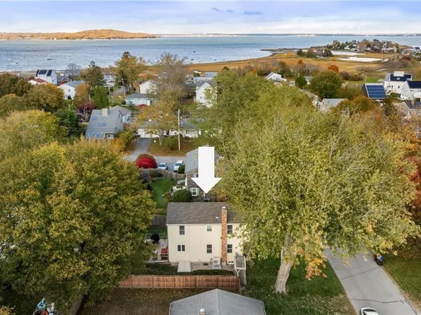 66 Islington Ave, Portsmouth, RI 02871