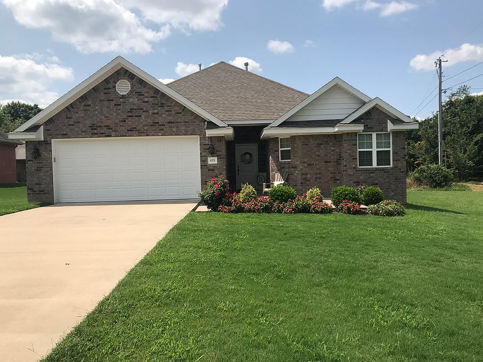 1st image of 675 N Sundance Dr