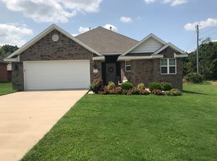 675 N Sundance Dr, Fayetteville, AR 72704