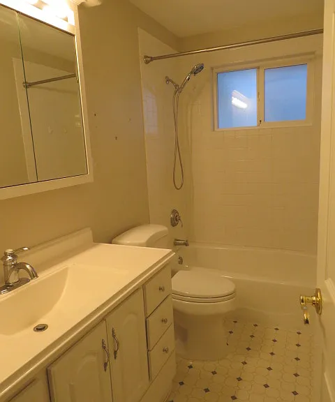 499 Capri Cir — Photo 19