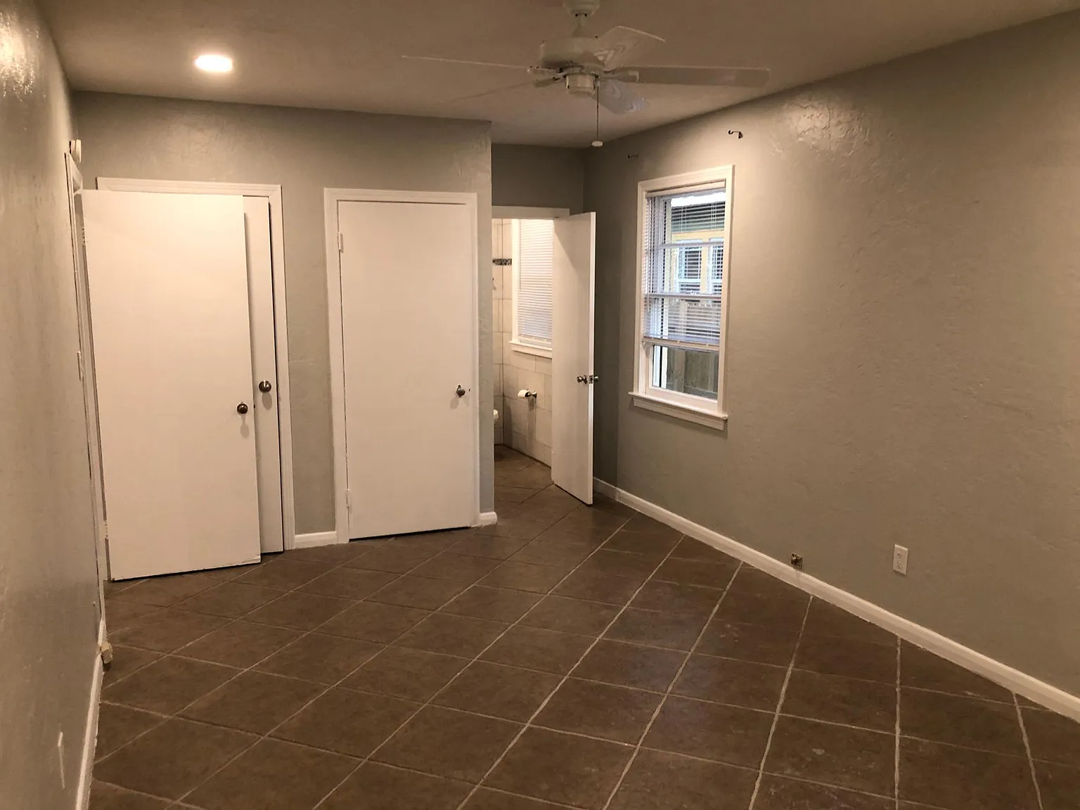 703 S Grandview Ave — Photo 4