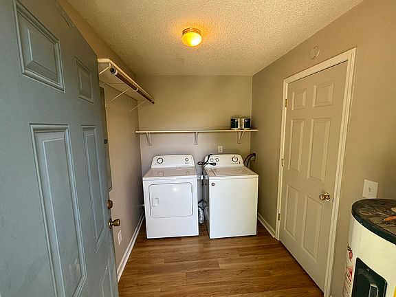 4th image of 223 Liberty Ln #105